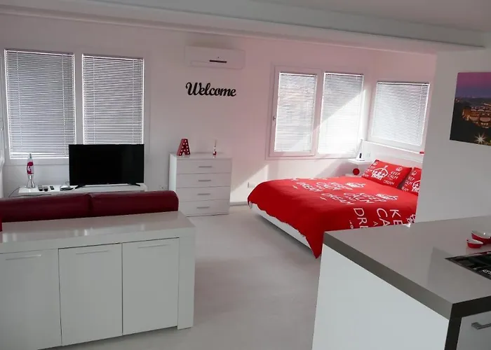 Open View To Apartament